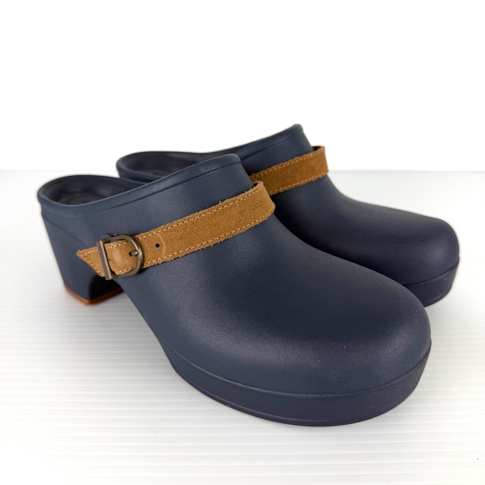 Crocs Leigh II Buckle Clog Wedge Navy Tan Suede Strap Platform Mules Womens 8 - Picture 1 of 9